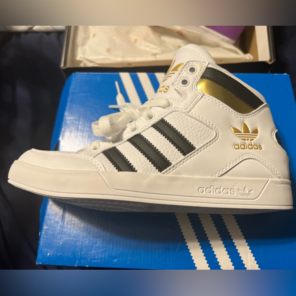White Adidas Hard Court Hi J Size 5.5